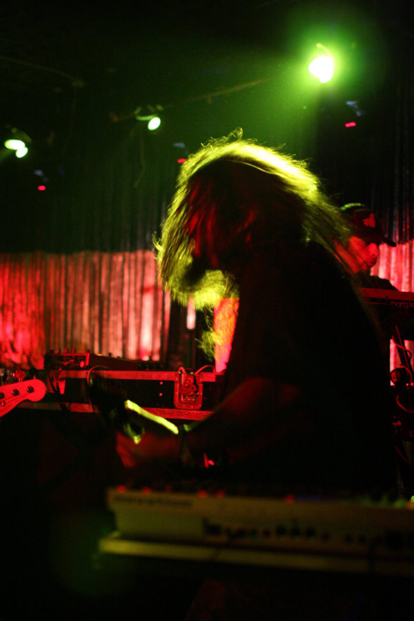 Стивен Карпентер. Фото с выступления группы Deftones в Spaceland, Лос-Анджелес, Калифорния