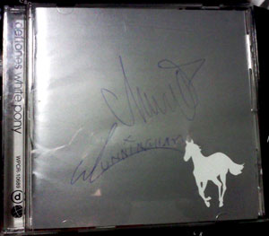 Deftones — «White Pony» с автографами Чино Морено и Эйба Каннингама