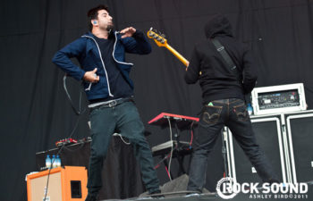 Чино Морено и Сержио Вега (Deftones) на фестивале Leeds Festival в Англии (27.08.2011)