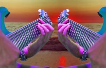 Стивен Карпентер исполняет на гитаре «Headless»