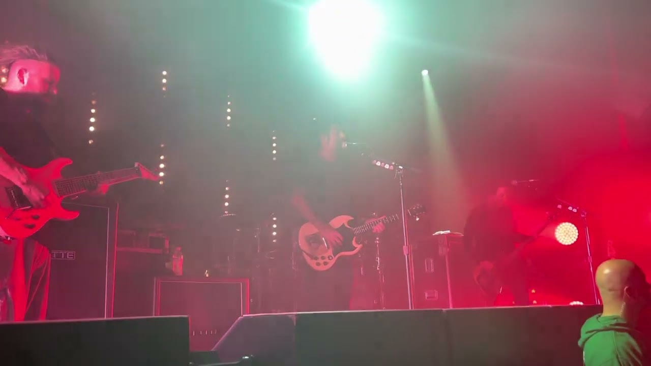 Deftones «стряхнули пыль» с нескольких треков на секретном шоу в Бруклине