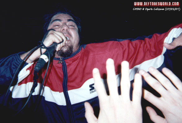 Deftones в Порту, Португалия, Coliseum (27 февраля 2001 года). Чино Морено