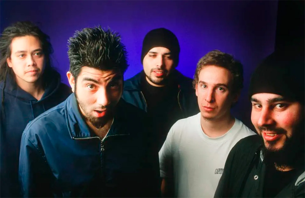 Группа Deftones: Chi Cheng, Chino Moreno, Frank Delgado, Abe Cunningham и Stephen Carpenter, 1998 год.